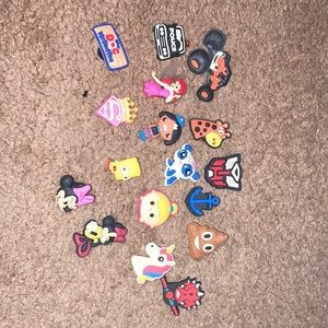 CROC CHARMS:)🍄💗